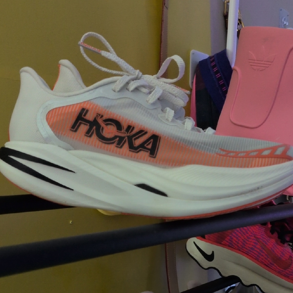 Women Hoka Cielo X1 2.0 Size 7